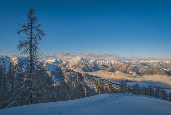 Una Vista Del Paisaje Alpino Temporada Invierno Estación Esquí Nassfeld —  Fotos de Stock
