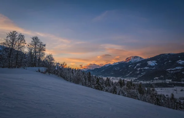 Alpenglow Під Час Заходу Сонця Вершині Гори Лижному Курорті Насфельд — стокове фото