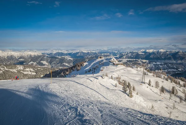 Hermagor Avusturya Yakınlarındaki Dağlık Kayak Merkezi Nassfeld Hazırlanmış Yamaçların Sabah — Stok fotoğraf