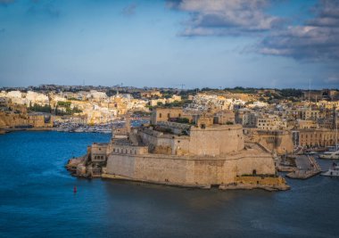 Aziz Angelo Kalesi Valetta, Malta 'nın Grand Harbour' una hakim. Haziran 2023
