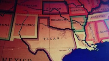Amerika Birleşik Devletleri 'nin kazara bulunan eski renkli bir haritası..