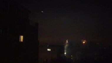 Güney İtalya 'da yeni yıl arifesinde havai fişekler.