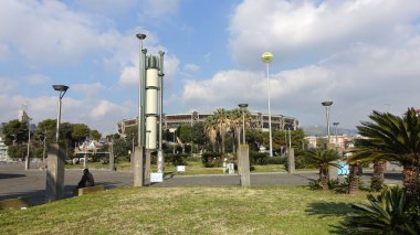 Napoli, İtalya, 31 Aralık 2024. Tarihi futbol stadyumuna bakan şehirlere bir göz atalım..