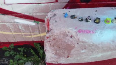 Grafiti yapımında kullanılan sprey boya başlıkları koleksiyonu.