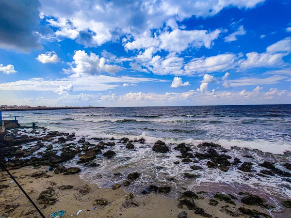 Παραλία Ουρανό Σύννεφο Βράχους Στην Αλεξάνδρεια Της Αιγύπτου — Φωτογραφία Αρχείου