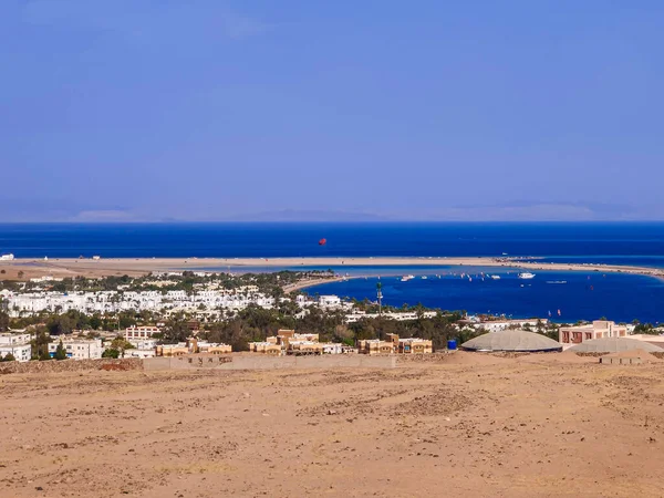 stock image Amazing relaxing view of the seashore with its sand, water and rocks in Sinai, Egypt