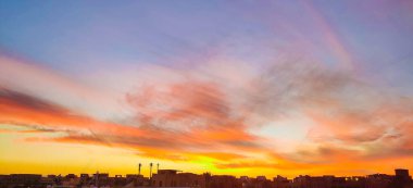 Günbatımında renkli gökyüzü