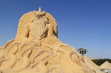 Ünlü tarihi ve antik figürler için kumdan yapılmış heykeller.