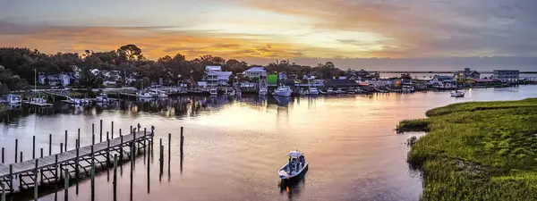 Southport Kuzey Carolina Liman Sabah güneşinin doğuşu