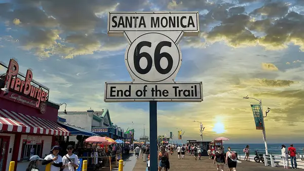 Santa Monica iskelesinin sonunda.