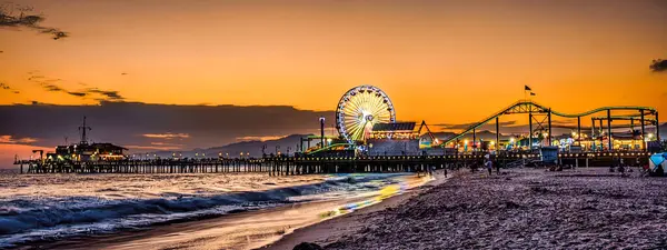 Santa Monica İskelesi Altın Saat Günbatımı