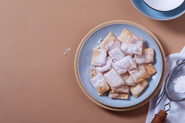 Coriandoli Karnavalı İtalyan çıtır böreği.