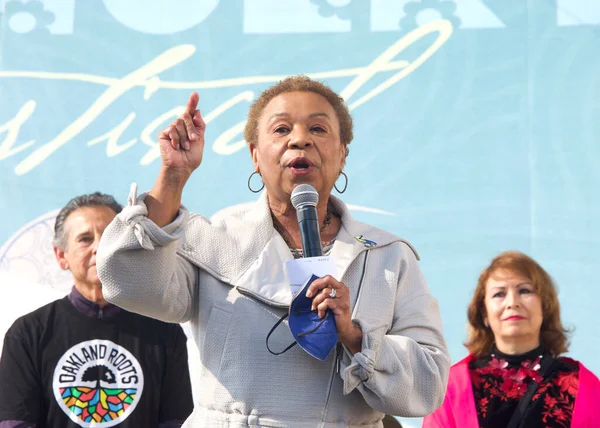 stock image Fruitvale, CA - Oct 30, 2022: Congresswoman Barbara Lee at the  annual Dia de los Muertos, or Day of the Dead festival. One of the most popular holidays celebrated in Mexico.