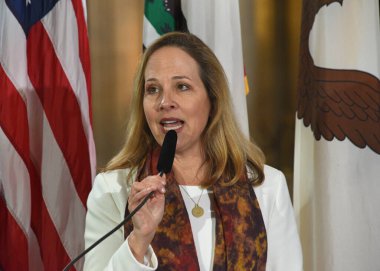 San Francisco, CA - 8 Mart 2023: Andrea Dew Steele, Uluslararası Kadınlar Günü Kadınlar Tarihi Ayında konuşan California 'nın kurucularından..