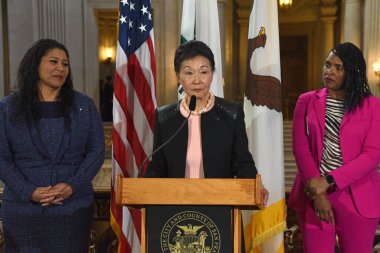 San Francisco, CA - 8 Mart 2023 Florence Fang, Florence Fang Aile Vakfı Başkanı, Uluslararası Kadınlar Günü Kadınlar Tarihi Ayı kutlamasında konuşma yaptı..