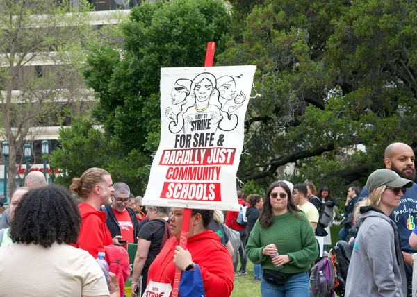 Oakland Maio 2023 Professores Apoiantes Segurando Cartazes Protestando Comício Greve — Fotografia de Stock