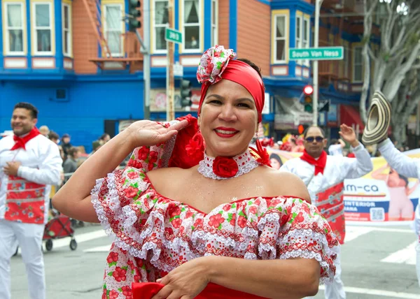 San Francisco Května 2023 Neidentifikovaní Účastníci Ročníku Carnaval Grand Parade — Stock fotografie