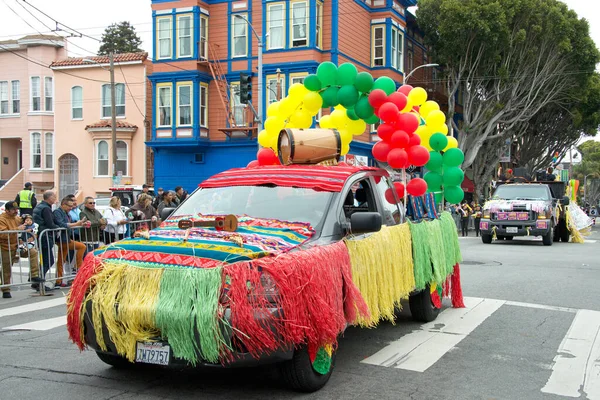 San Francisco Maj 2023 Oidentifierade Deltagare Den Årliga Karnevalsparaden Uppdragsområdet — Stockfoto