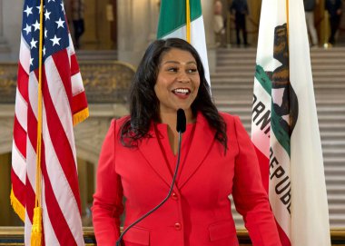 San Francisco, CA - 11 Ekim 2023: Belediye Başkanı London Breed, İtalyan Miras Ayı kutlamasında konuşma yapacak. Düzenleyen Denetmen Catherine Stefani.