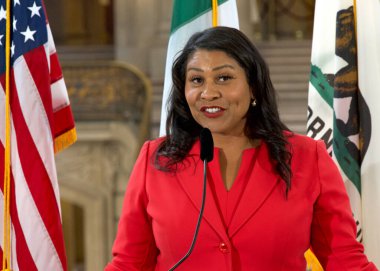 San Francisco, CA - 11 Ekim 2023: Belediye Başkanı London Breed, İtalyan Miras Ayı kutlamasında konuşma yapacak. Düzenleyen Denetmen Catherine Stefani.
