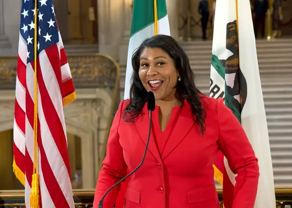 San Francisco, CA - 11 Ekim 2023: Belediye Başkanı London Breed, İtalyan Miras Ayı kutlamasında konuşma yapacak. Düzenleyen Denetmen Catherine Stefani.