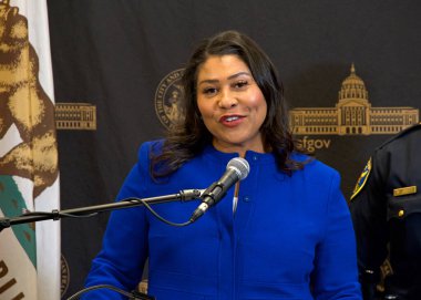 San Francisco, CA - 9 Kasım 2023: Belediye Başkanı London Breed güvenlik sorunları ve yaklaşan APEC konferansını çevreleyen şehir üzerindeki etkilerden bahsediyor