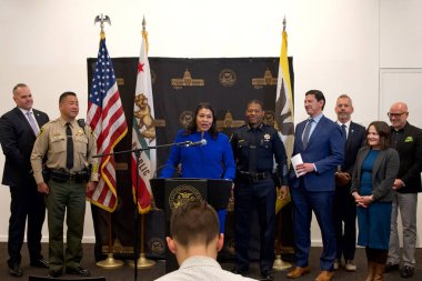 San Francisco, CA - 9 Kasım 2023: Belediye Başkanı London Breed güvenlik sorunları ve yaklaşan APEC konferansını çevreleyen şehir üzerindeki etkilerden bahsediyor