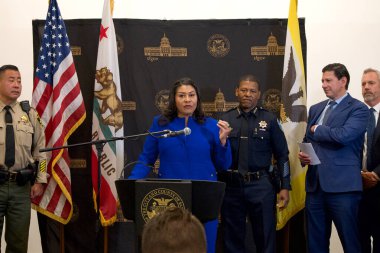 San Francisco, CA - 9 Kasım 2023: Belediye Başkanı London Breed güvenlik sorunları ve yaklaşan APEC konferansını çevreleyen şehir üzerindeki etkilerden bahsediyor