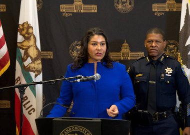 San Francisco, CA - 9 Kasım 2023: Belediye Başkanı London Breed güvenlik sorunları ve yaklaşan APEC konferansını çevreleyen şehir üzerindeki etkilerden bahsediyor