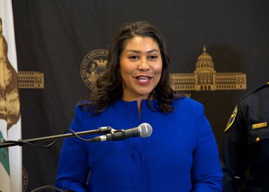 San Francisco, CA - 9 Kasım 2023: Belediye Başkanı London Breed güvenlik sorunları ve yaklaşan APEC konferansını çevreleyen şehir üzerindeki etkilerden bahsediyor