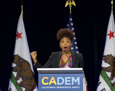 Sacramento, CA - 18 Kasım 2023: Malia Cohen Cumartesi sabahı CADEM Genel Kurultayı 'nda konuşma yapacak.