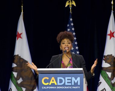 Sacramento, CA - 18 Kasım 2023: Malia Cohen Cumartesi sabahı CADEM Genel Kurultayı 'nda konuşma yapacak.