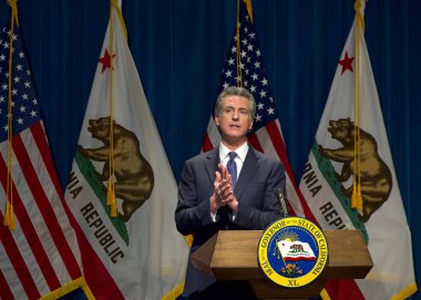 Sacramento, CA - 10 Ocak 2024: Vali Gavin Newsom 2024-25 arası eyalette önerisini sunuyor ve tartışıyor ve gazetecilerin sorularını yanıtlıyor. 