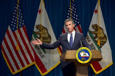 Sacramento, CA - 10 Ocak 2024: Vali Gavin Newsom 2024-25 arası eyalette önerisini sunuyor ve tartışıyor ve gazetecilerin sorularını yanıtlıyor.