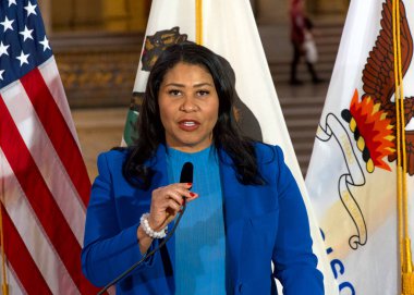San Francisco, CA - 31 Ocak 2024: Başkan London Breed, Körfez Kürtaj Hakları Koalisyonu 'nun birinci yıldönümü için basın toplantısında konuşma yaptı.