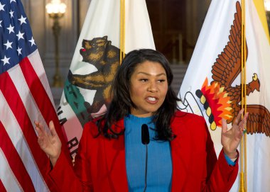 San Francisco, CA - 8 Şubat 2024: Belediye Başkanı London Breed, Belediye Binası 'nda yapılan bir basın toplantısında Ay Yılbaşı Mührü' nün yıllık açılışı için konuşma yapacak.