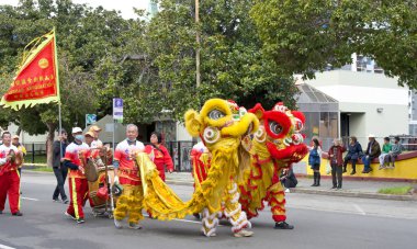 Oakland, CA - 18 Şubat 2024: Oaklands Çin Mahallesi 'nde düzenlenen 2..