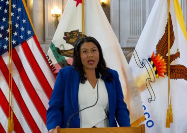 San Francisco, CA - 19 Mart 2024: Belediye Başkanı London Breed Belediye Binasında düzenlenen Kadın Tarihi Ayı Töreninde konuşma yapacak.