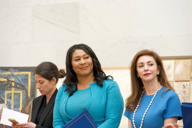 San Francisco, CA - 22 Mart 2024 Belediye Başkanı London Breed Belediye Binası 'ndaki Nowruz kutlamasında. Nowruz, İran ya da İran 'ın Yeni Yılı' dır ve dünya çapında çeşitli etnik gruplar tarafından kutlanır..