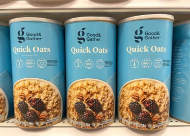 Alameda, CA - 11 Ekim 2022: İyi ve Topla markası Hızlı Yulaf, Yulaf.