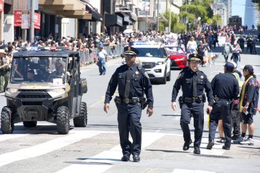 San Francisco, CA - 21 Nisan 2024: 57. Geleneksel Kiraz Çiçeği Festivali 'nin Birleşik Katılımcıları.