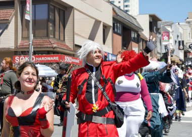 San Francisco, CA - 21 Nisan 2024: 57. Geleneksel Kiraz Çiçeği Festivali 'nin Birleşik Katılımcıları.