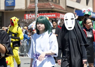 San Francisco, CA - 21 Nisan 2024: 57. Geleneksel Kiraz Çiçeği Festivali 'nin Birleşik Katılımcıları.