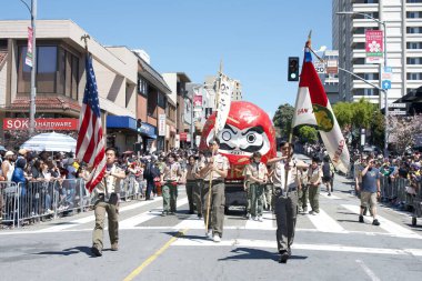 San Francisco, CA - 21 Nisan 2024: 57. Geleneksel Kiraz Çiçeği Festivali 'nin Birleşik Katılımcıları.