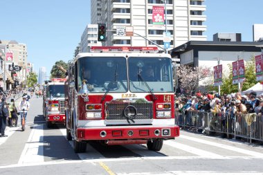 San Francisco, CA - 21 Nisan 2024: 57. Geleneksel Kiraz Çiçeği Festivali 'nin Birleşik Katılımcıları.