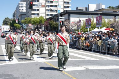 San Francisco, CA - 21 Nisan 2024: 57. Geleneksel Kiraz Çiçeği Festivali 'nin Birleşik Katılımcıları.
