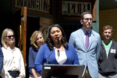 San Francisco, CA - 3 Mayıs 2024: Belediye Başkanı London Breed ilk Downtown Entertainment Zones 'un kurulması önerisini duyuran bir basın toplantısında konuşma yaptı.