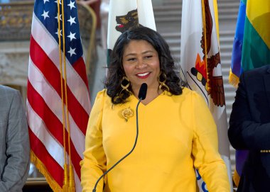 San Francisco, CA - 3 Haziran 2024: Belediye Başkanı London Breed San Franciscos 53. Geleneksel Onur Ayı 'nı başlatmak için bir basın toplantısında konuşma yaptı. Bu yılın teması, Aşk Feneri. 