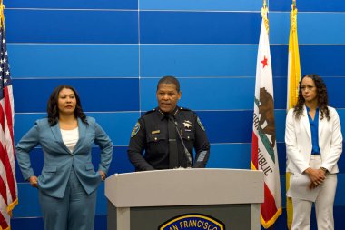 San Francisco, CA - 6 Ağustos 2024: Polis Şefi William Scott, yeni bir kamu güvenlik insansız hava aracı programının suç oranının azaltılmasıyla sonuçlandığını açıkladı