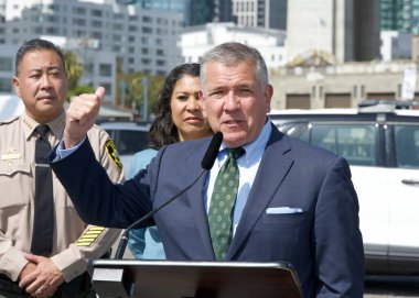San Francisco, CA - 16 Eylül 2024: Denetmen Matt Dorsey, San Francisco 'daki kamu güvenliğini artırmaya devam edecek yeni teknolojiyle ilgili basın toplantısında konuştu.